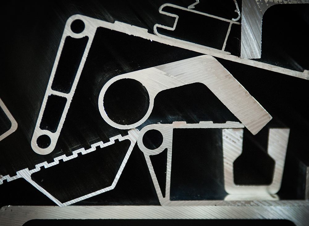 Sonder und kundenspezifische Aluminiumprofile | Crema Alluminio
